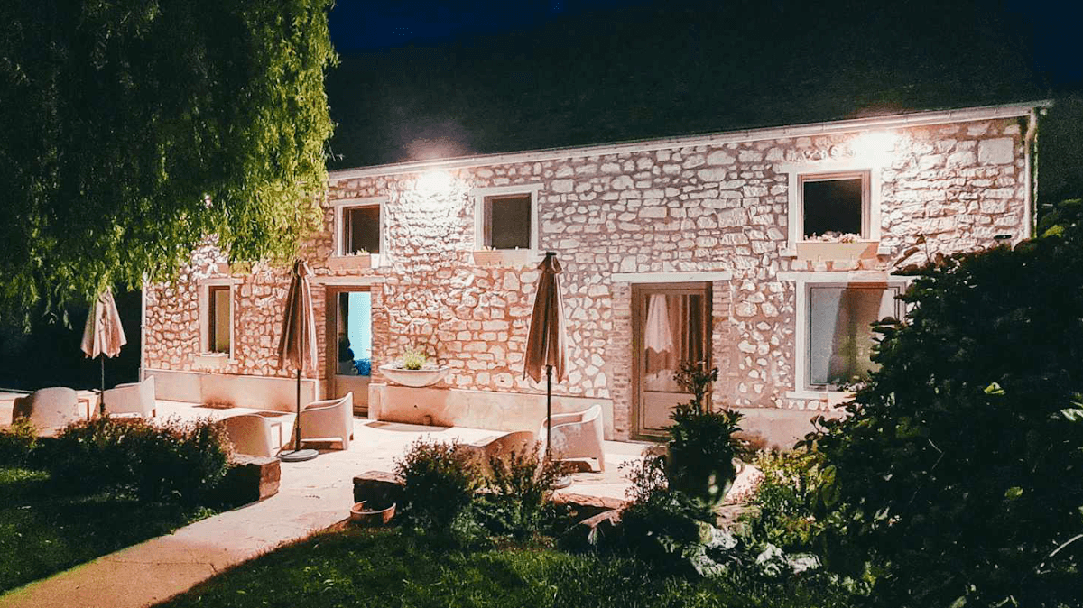 Au fil de l’Ô: destination wedding venue in 51150 Aÿ-Champagne, France