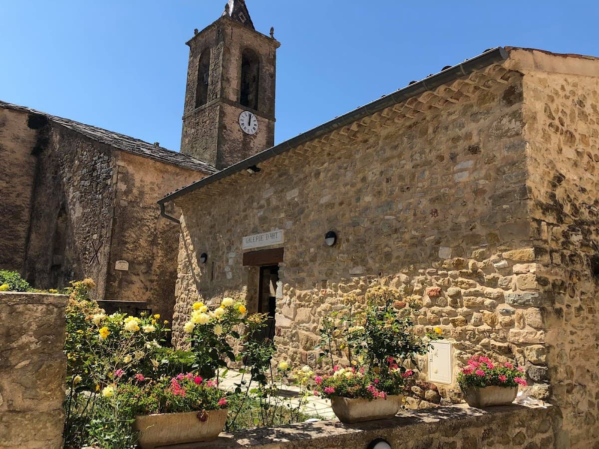Auberge de l'Abbaye — destination wedding venue in 04230 Cruis, France