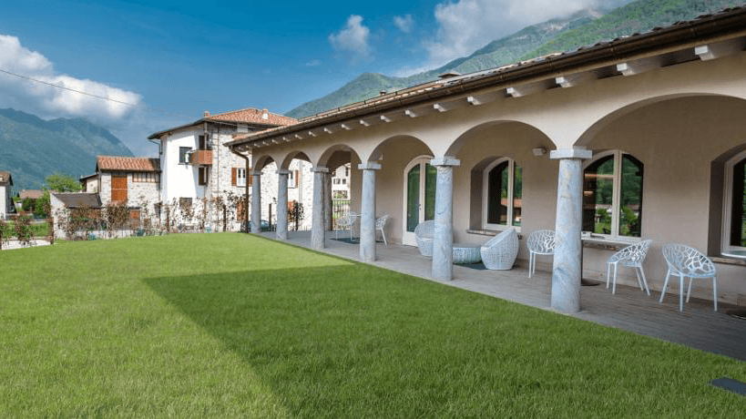 Bianco Hotel: destination wedding venue in 23819 Primaluna LC, Italy