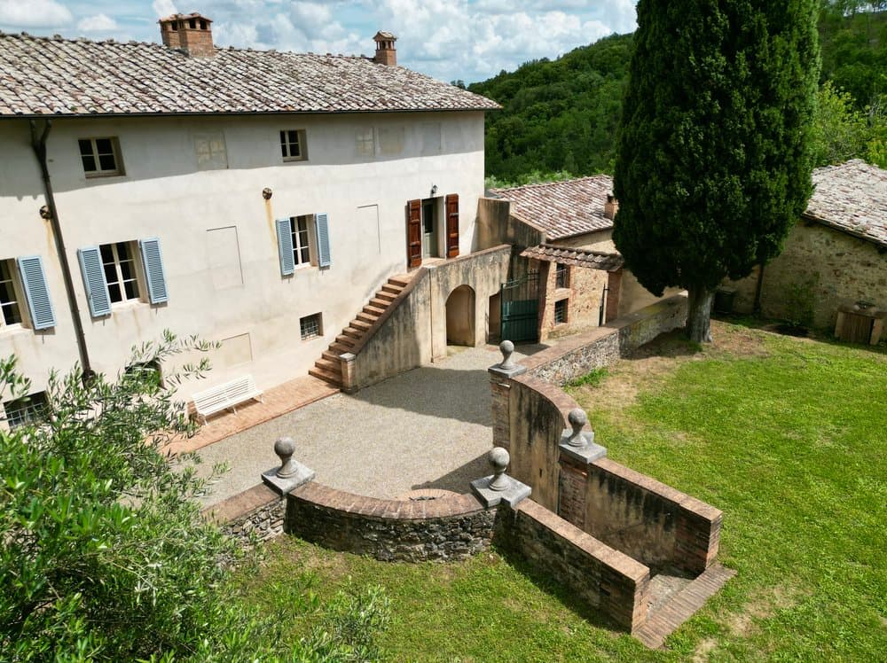 Borgo di Recenza: destination wedding venue in Siena, Italy
