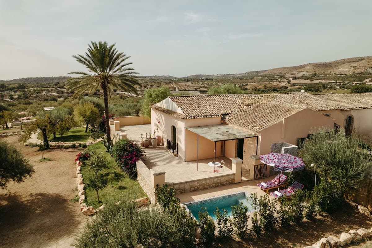 Braccialieri: destination wedding venue in Avola, Italy