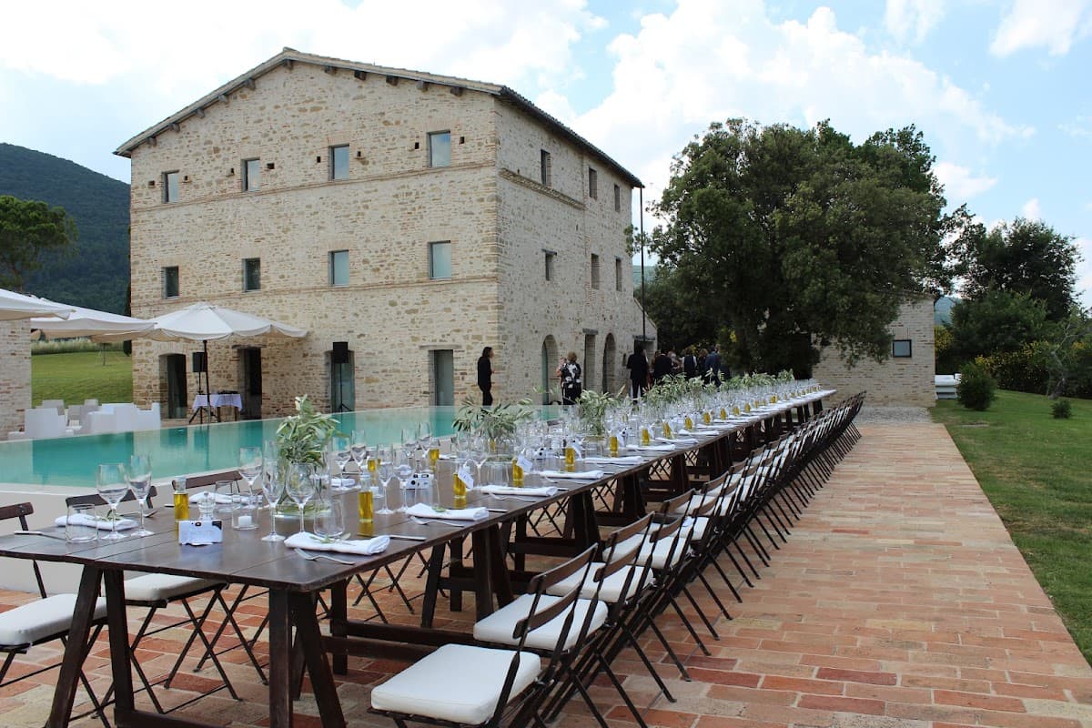 Casa Olivi: destination wedding venue in Treia, Italy