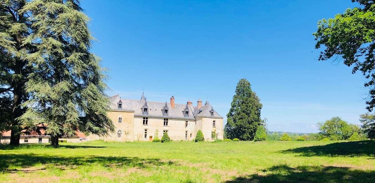Château de Valesne: destination wedding venue in 37190 Saché, France
