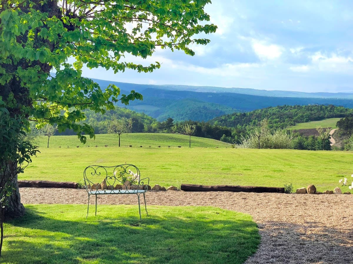 Clos du Tuilier: destination wedding venue in 04110 Oppedette, France