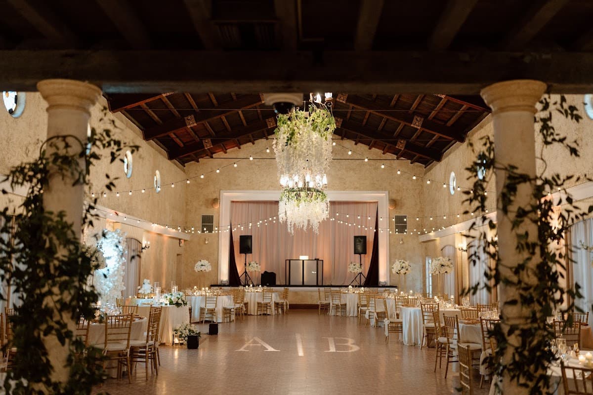 Coco Plum Woman's Club: destination wedding venue in FL 33143, USA