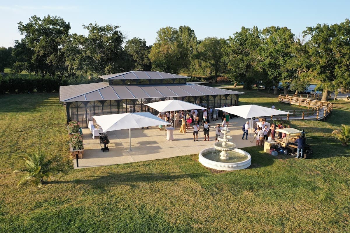 Field La Saye: destination wedding venue in 33620 Cavignac, France