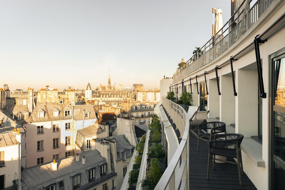 Hôtel Dame des Arts: destination wedding venue in 75006 Paris, France