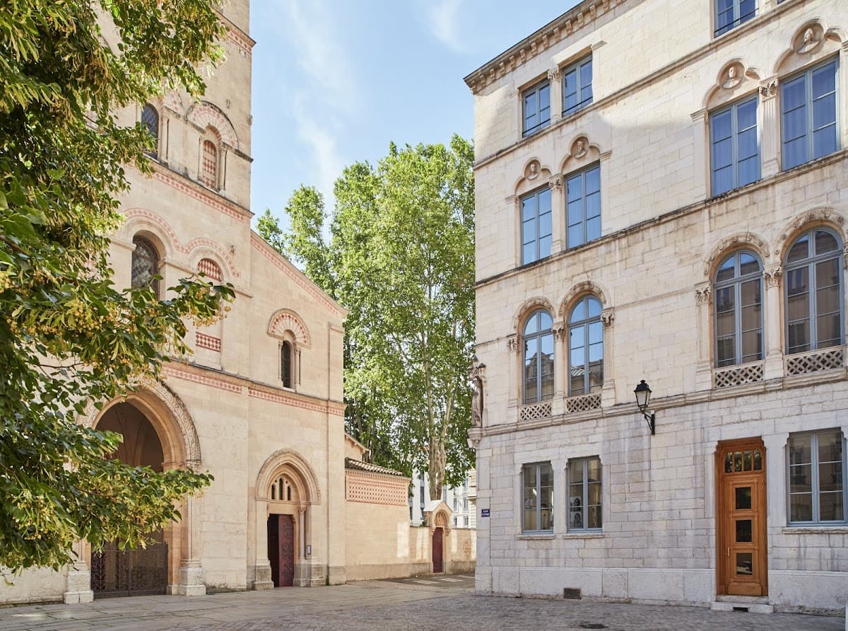 Hotel de l'Abbaye: destination wedding venue in 69002 Lyon, France