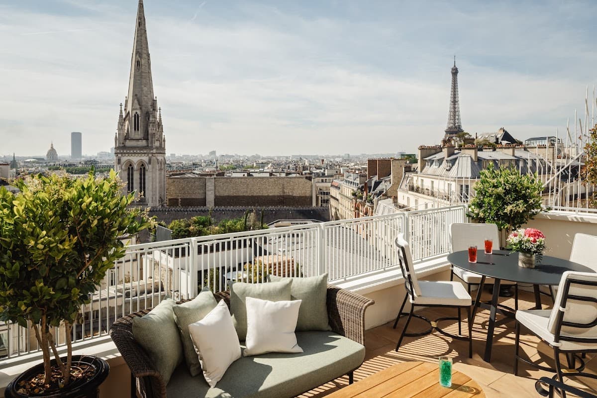 Hotel De Sers: destination wedding venue in 75008 Paris, France