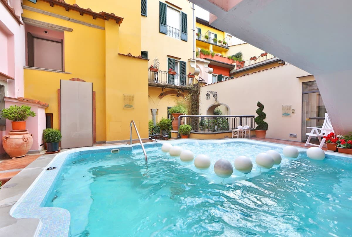 Hotel Rivoli: destination wedding venue in 50123 Firenze FI, Italy