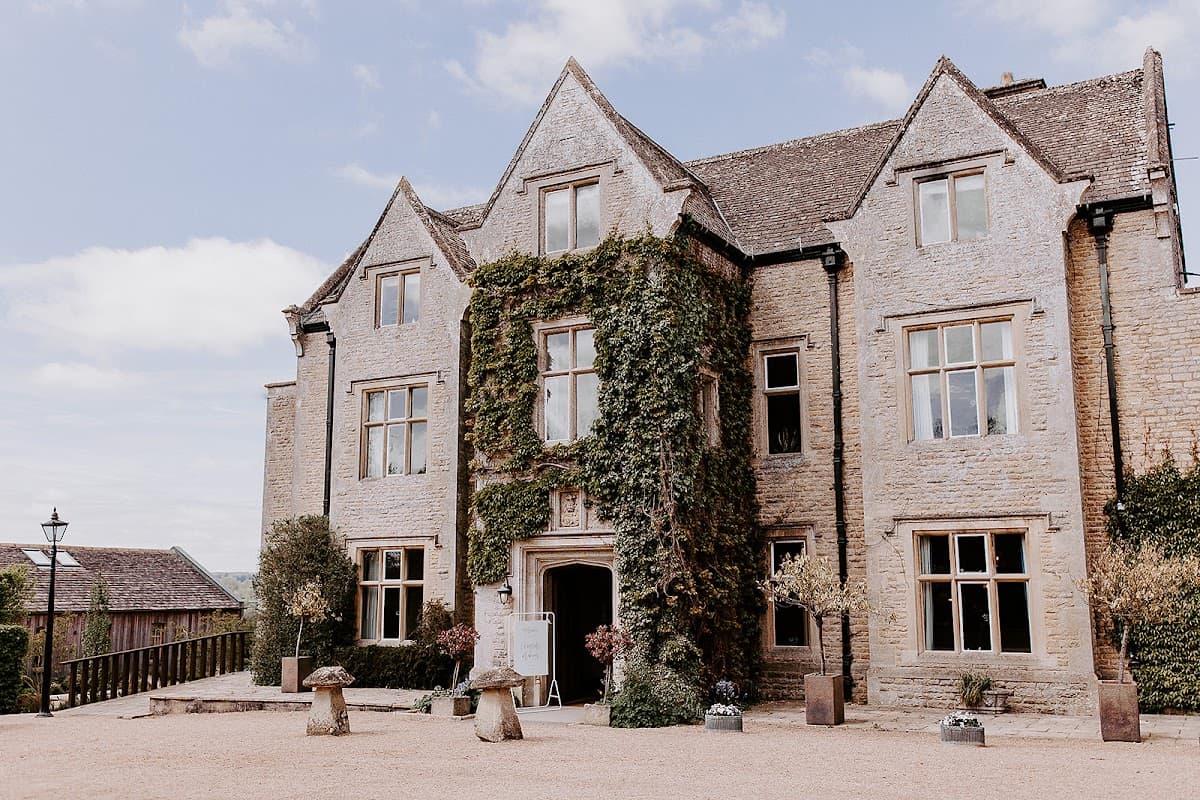 Hyde House: destination wedding venue in Cheltenham GL54 1FA, UK