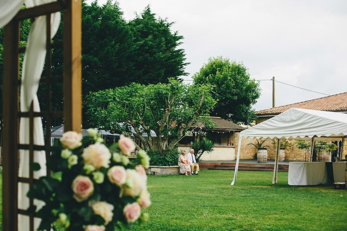 La Cueva: destination wedding venue in 33420 Génissac, France
