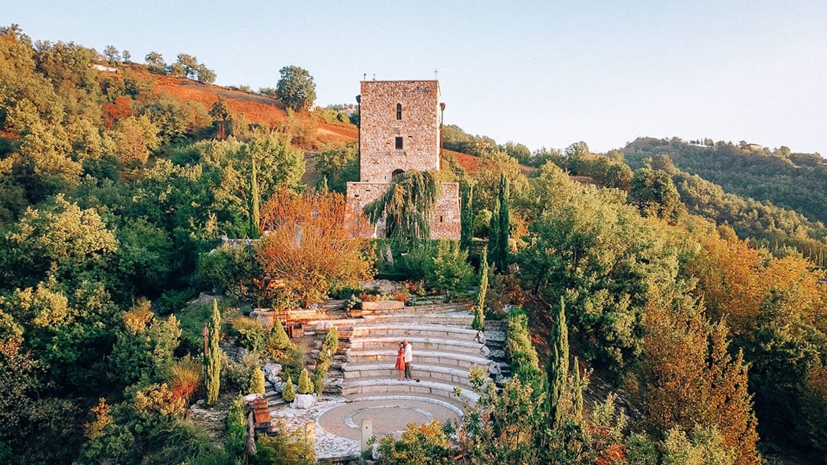 La Roccaccia: destination wedding venue in Montefortino, Italy