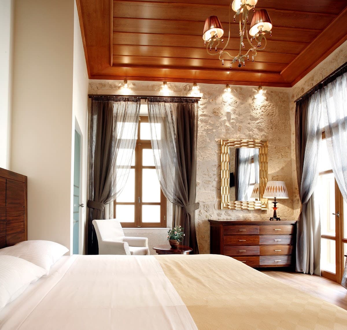 Leo Hotel: destination wedding venue in Rethimno 741 31, Greece