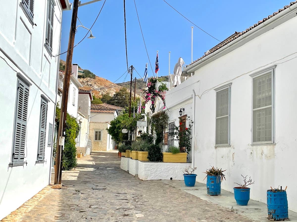 Mistral Hotel: destination wedding venue in Idra 180 40, Greece