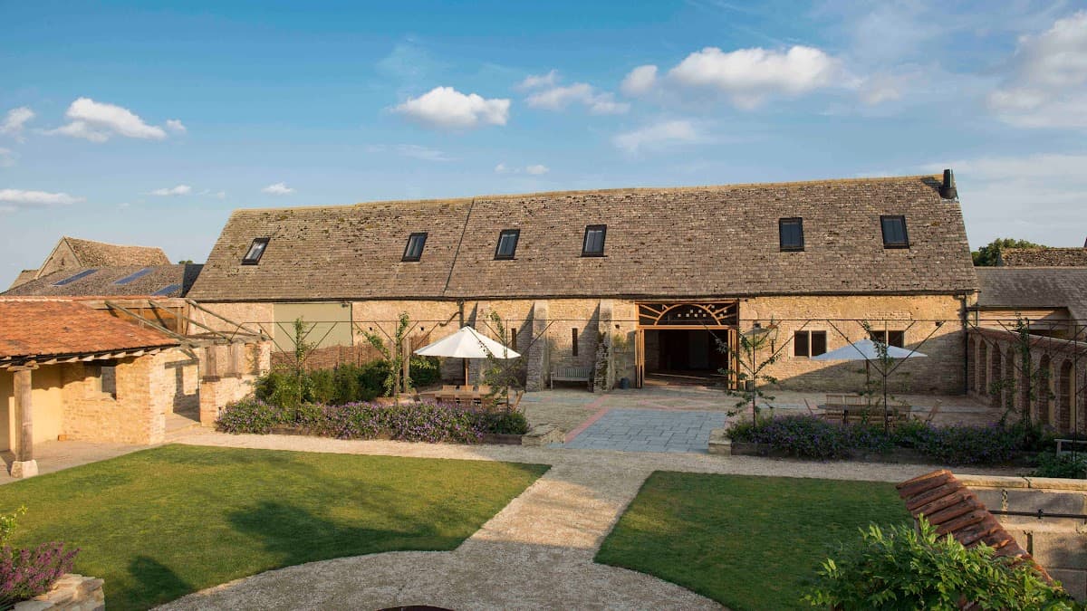 Oxleaze Barn: destination wedding venue in Lechlade GL7 3RB, UK