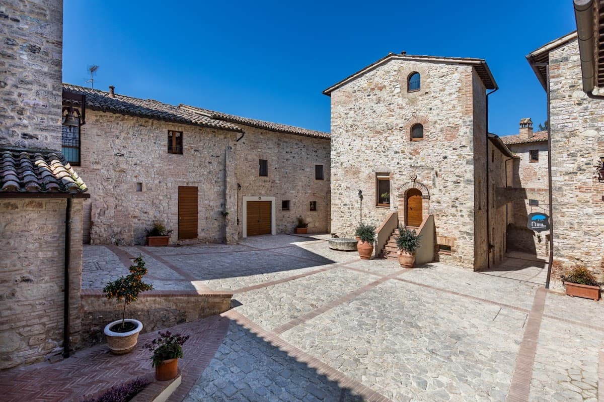 Petroro Castle: destination wedding venue in 06059 Todi PG, Italy