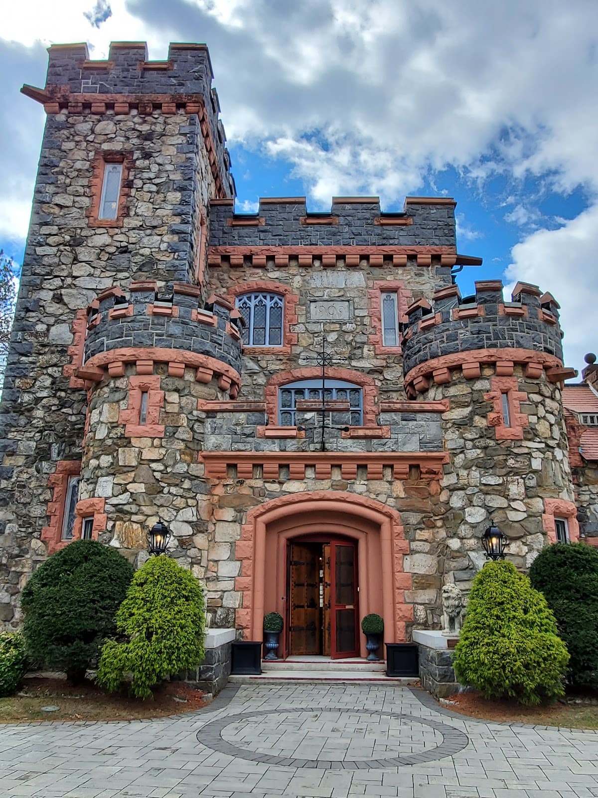 Searles Castle, destination wedding venue in NH 03087, United States