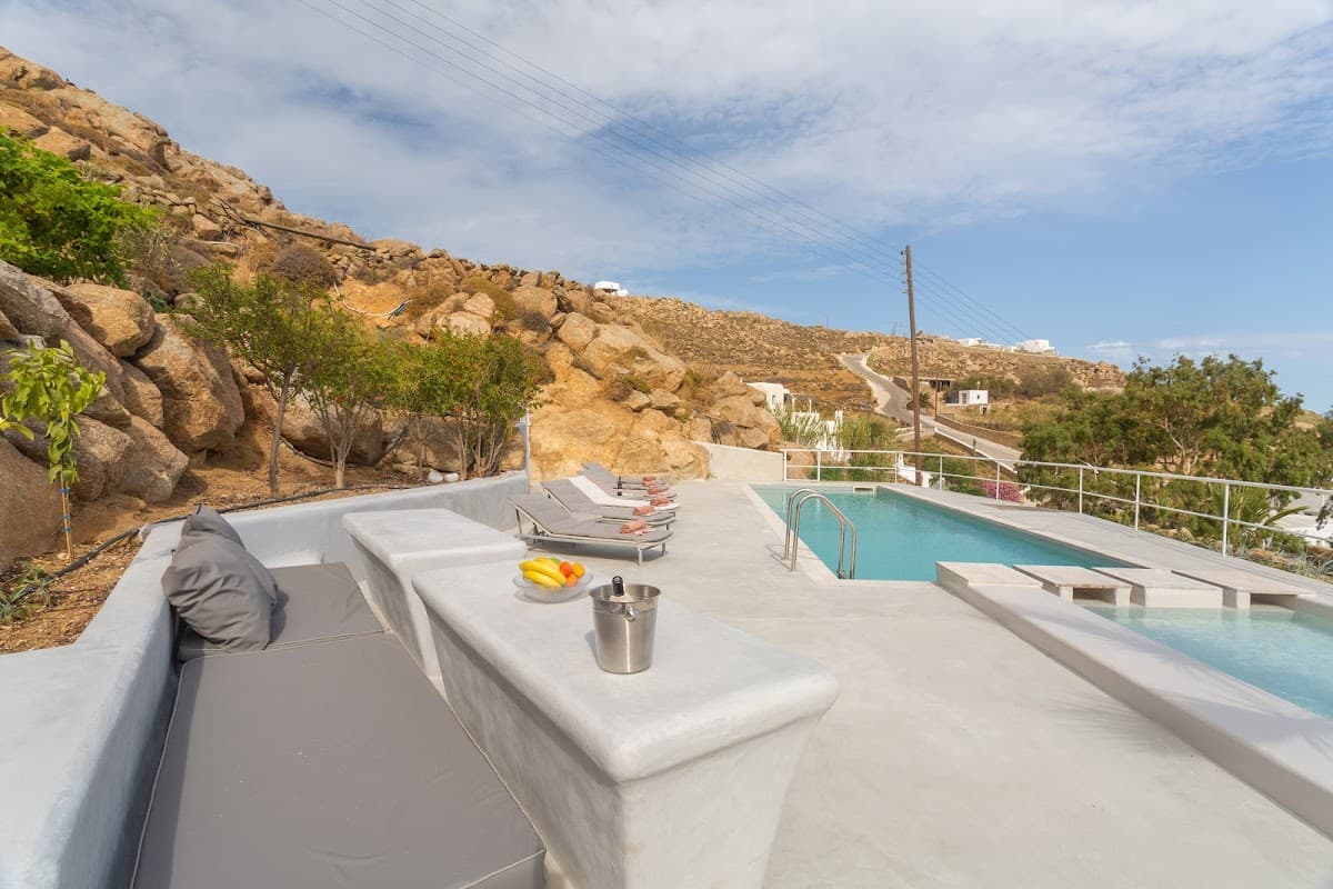 Super Rockies Resort: destination wedding venue in Μύκονος 846 00, Greece