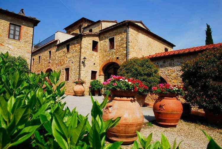 Tenuta Lupinari: destination wedding venue in Bucine, Italy
