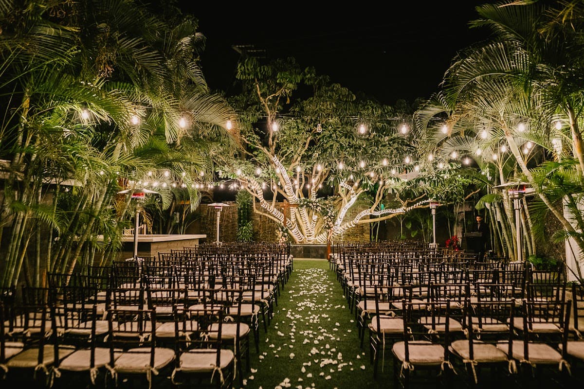 The Club of Knights: destination wedding venue in FL 33134, USA