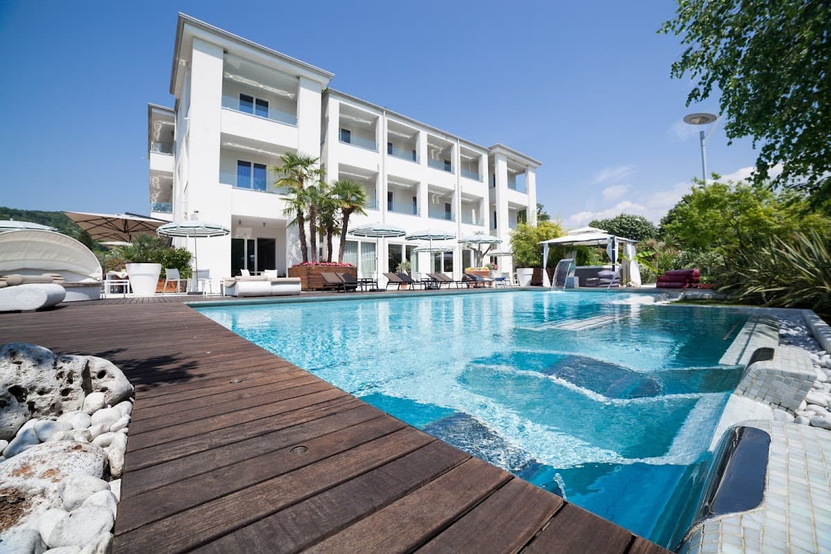Tobago Hotel: destination wedding venue in 37016 Garda VR, Italy