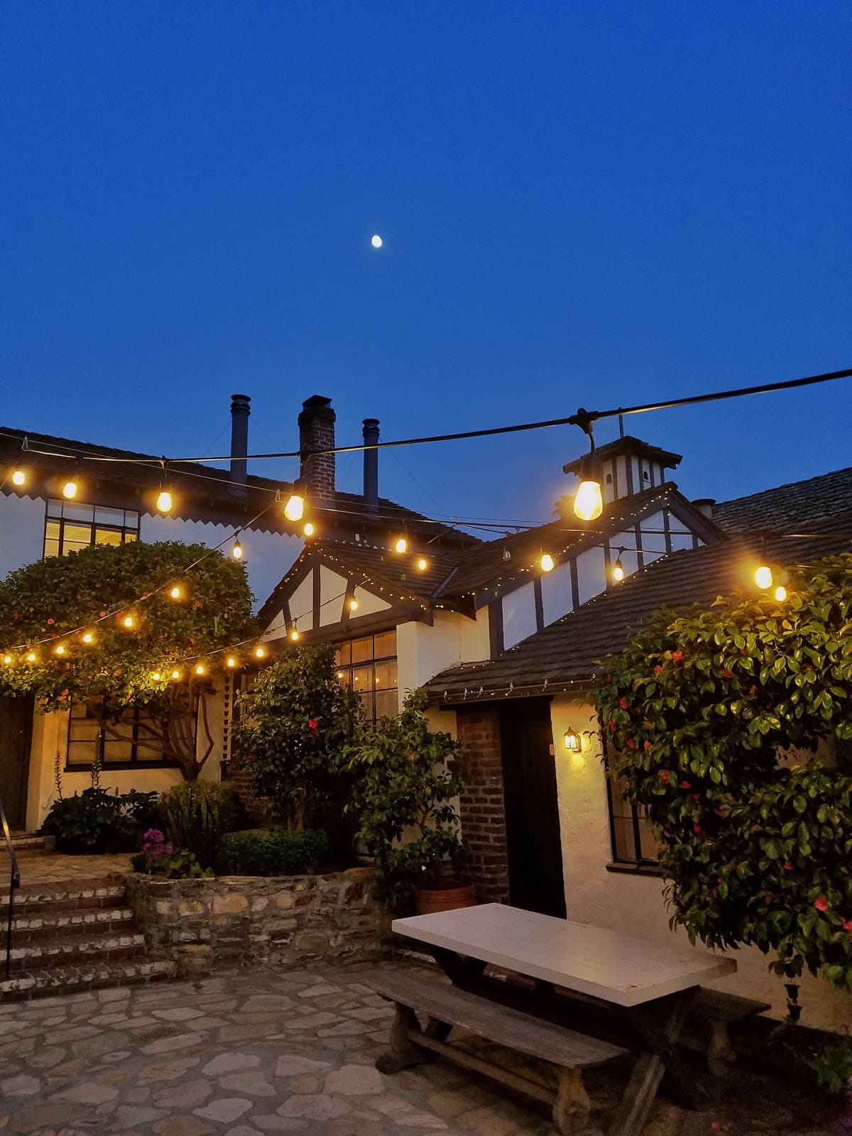 Vagabond's House Inn: destination wedding venue in CA 93923, USA