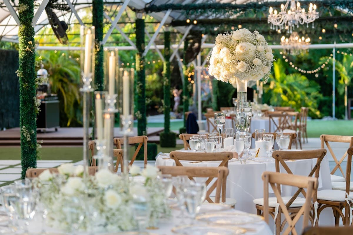 Vignette Gardens: destination wedding venue in FL 33175, USA