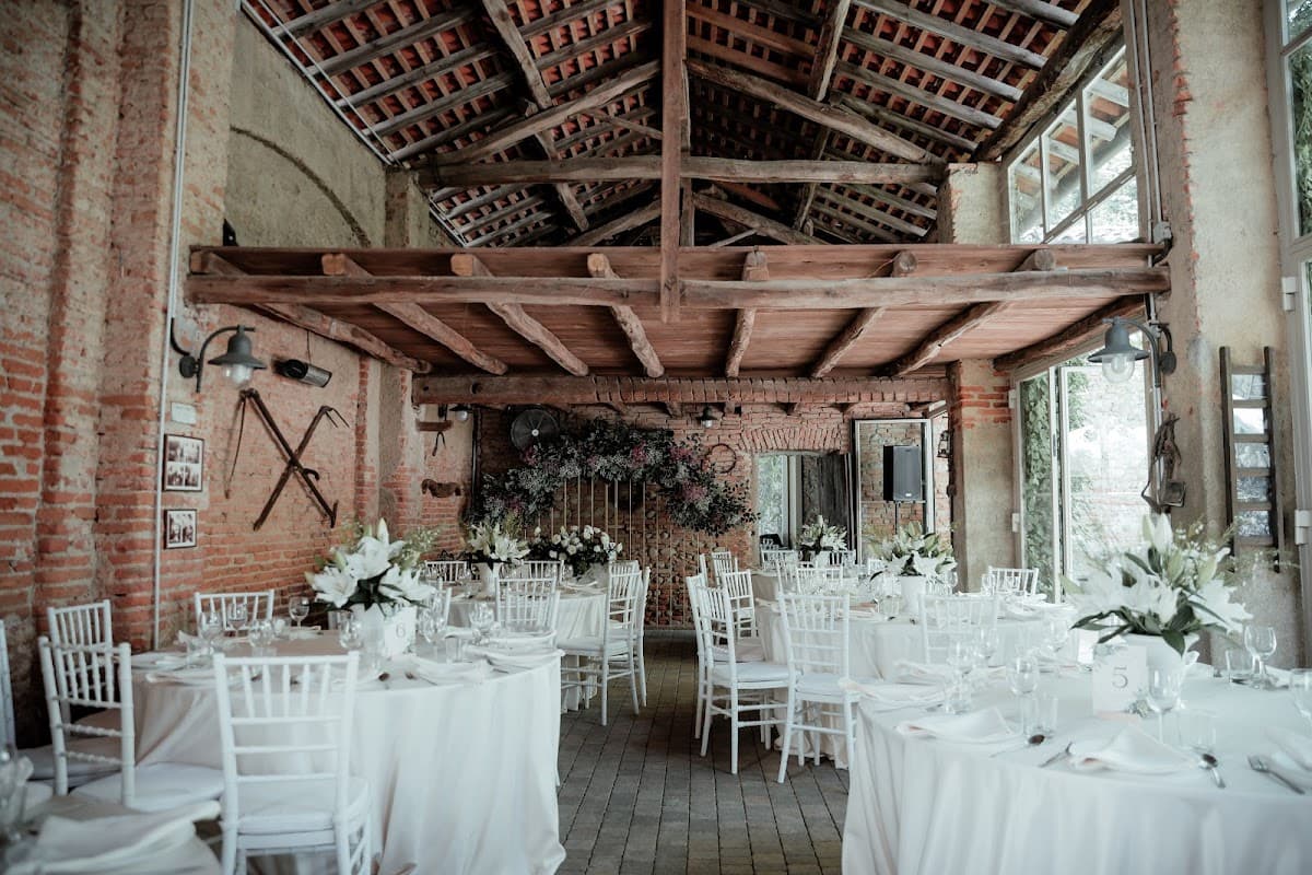 Villa Bianca: destination wedding venue in 22069 Rovellasca CO, Italy