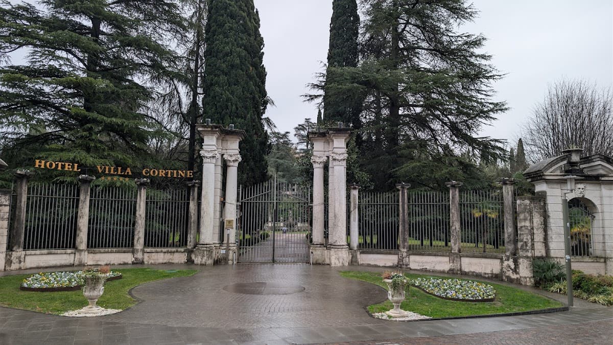 Villa Cortine: destination wedding venue in 25019 Sirmione BS, Italy