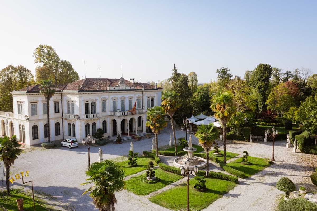Villa Ducale: destination wedding venue in 30031 Dolo VE, Italy