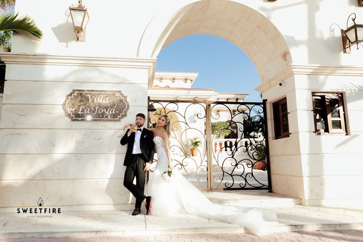 Villa la Joya: destination wedding venue in Q.R., Mexico