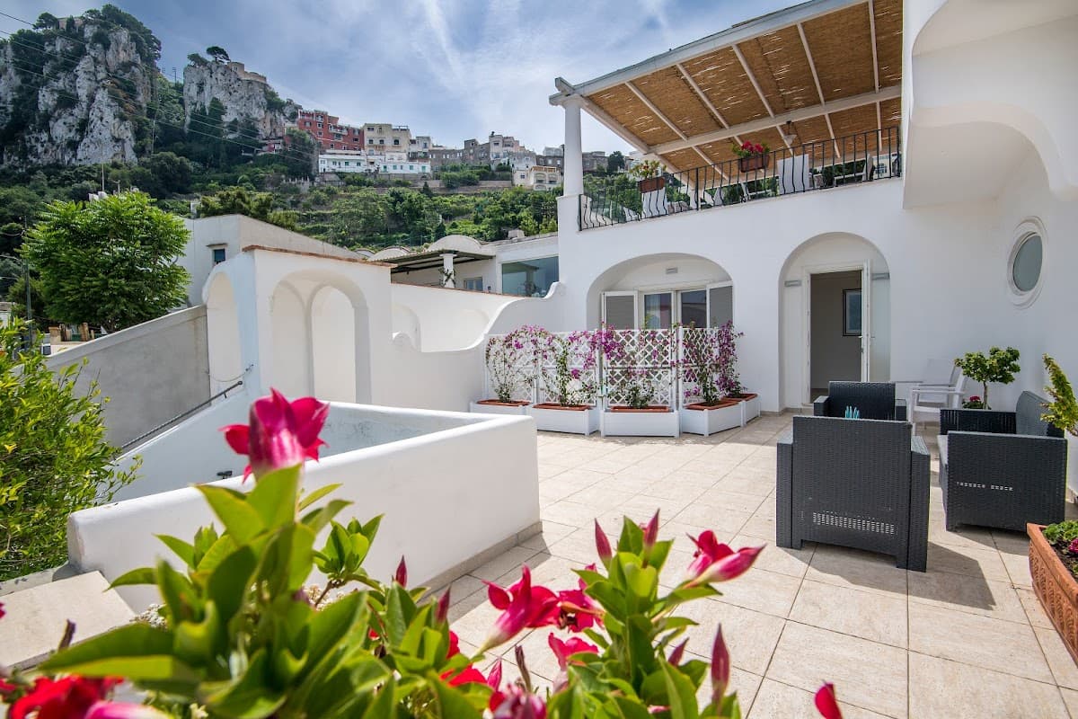 Villa Patrizi: destination wedding venue in 800y73 Capri NA, Italy
