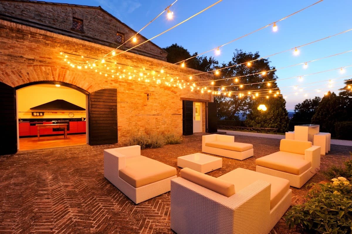 Villa Tombolina: destination wedding venue in Colli al Metauro, Italy