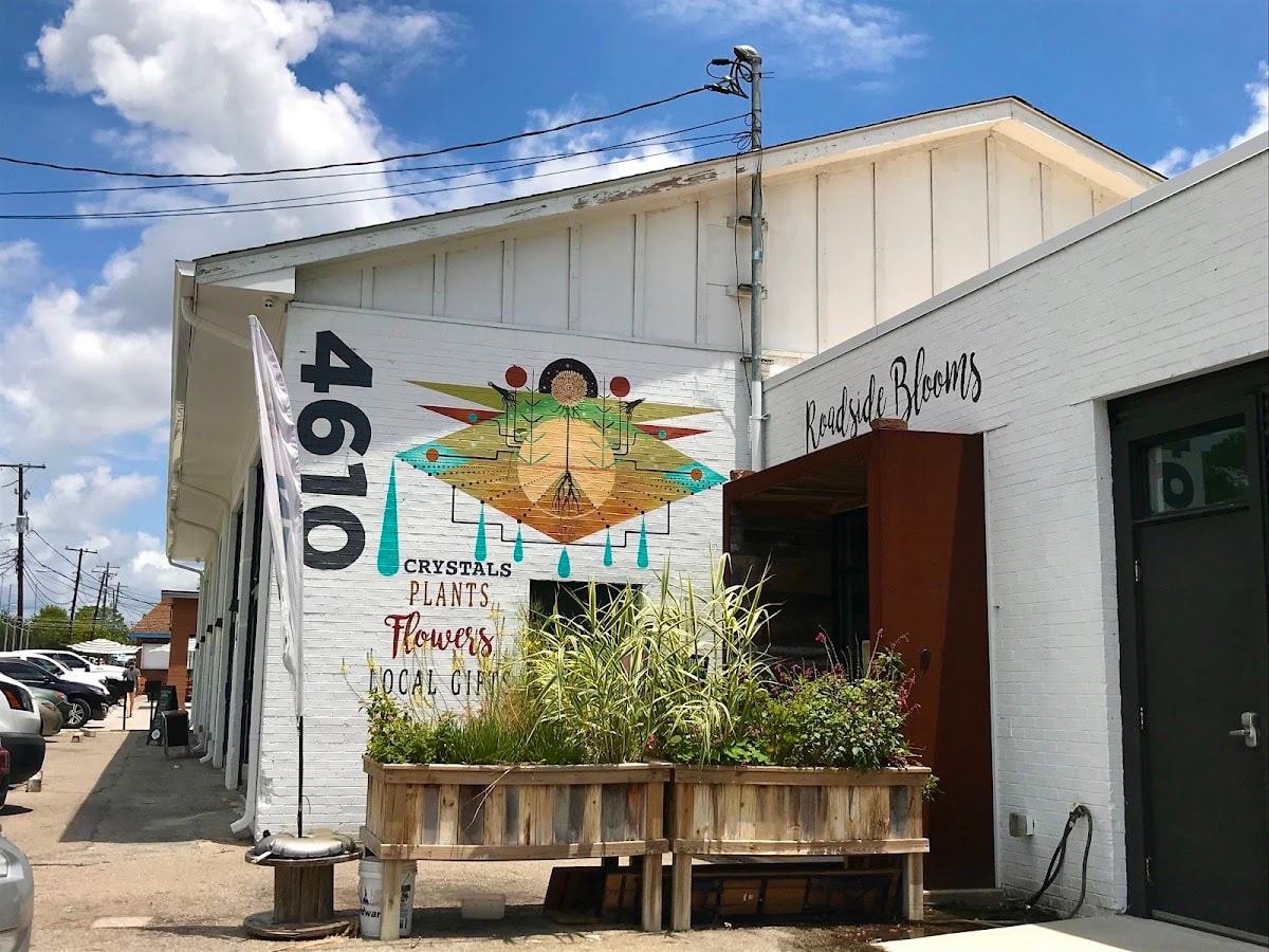 Roadside Blooms — wedding florist in Charleston
