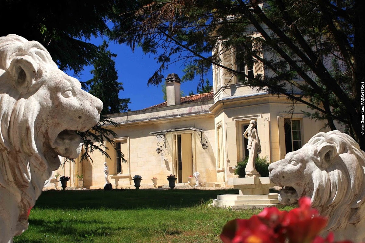 Château la Moune — destination wedding venue in 33450 Montussan, France