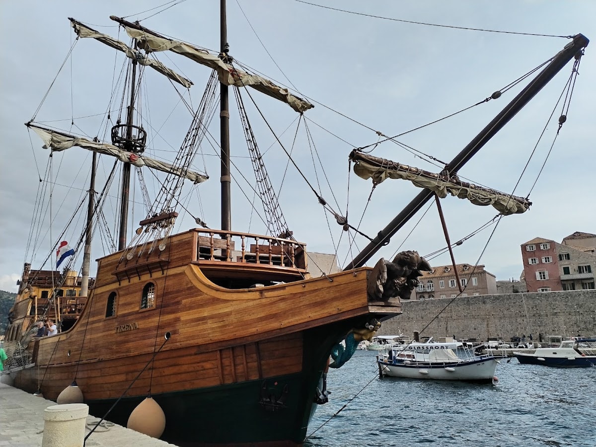 Galleon Tirena — destination wedding venue in Dubrovnik, Croatia