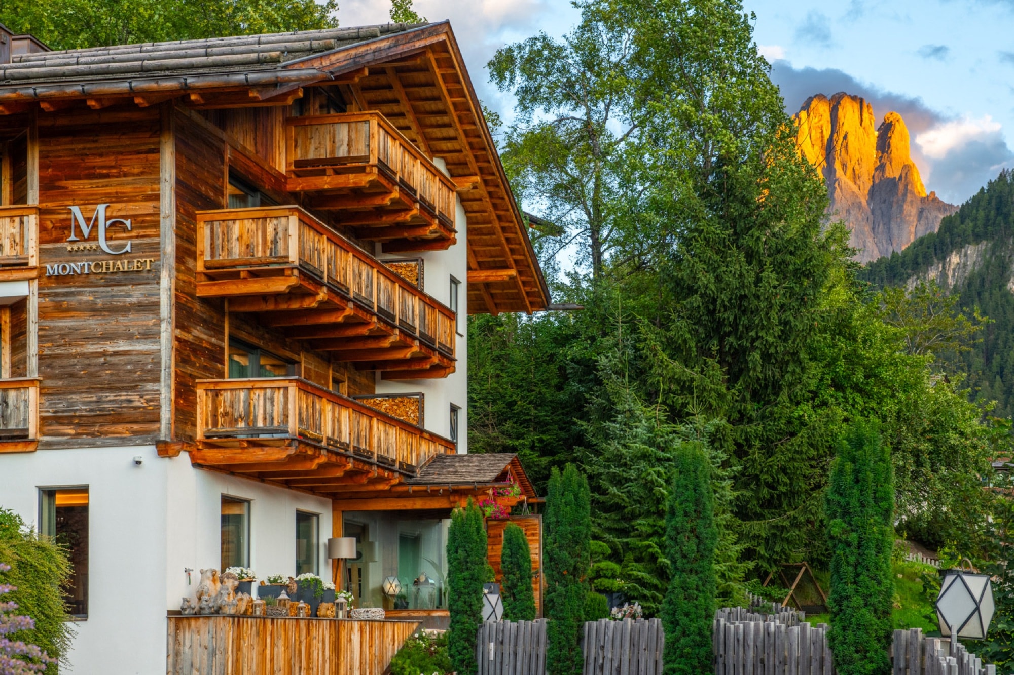 Montchalet’s timber suites in the centre of Ortisei