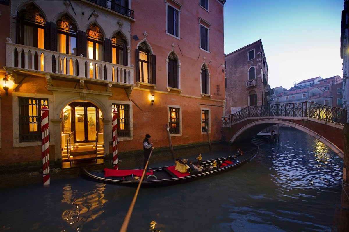 Hotel Ai Reali — destination wedding venue in 30122 Venezia VE, Italy