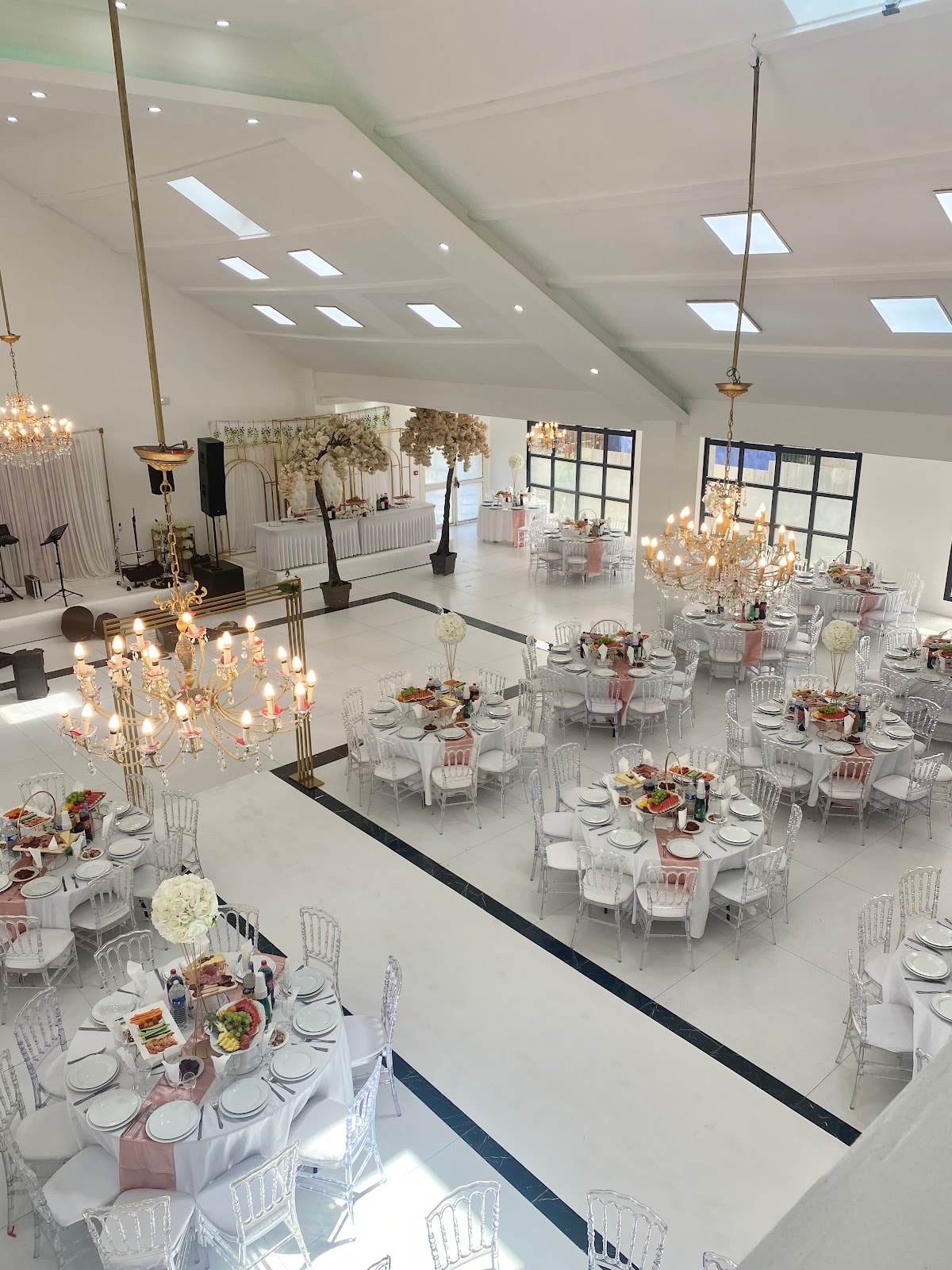Le Cristal — destination wedding venue in 95400 Villiers-le-Bel, France