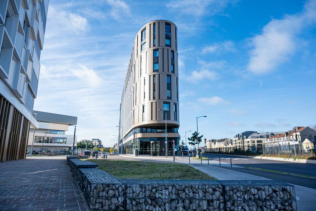 Radisson Hotel Reims — destination wedding venue in 51100 Reims, France