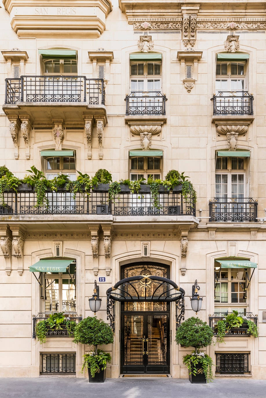 San Régis — destination wedding venue in 75008 Paris, France