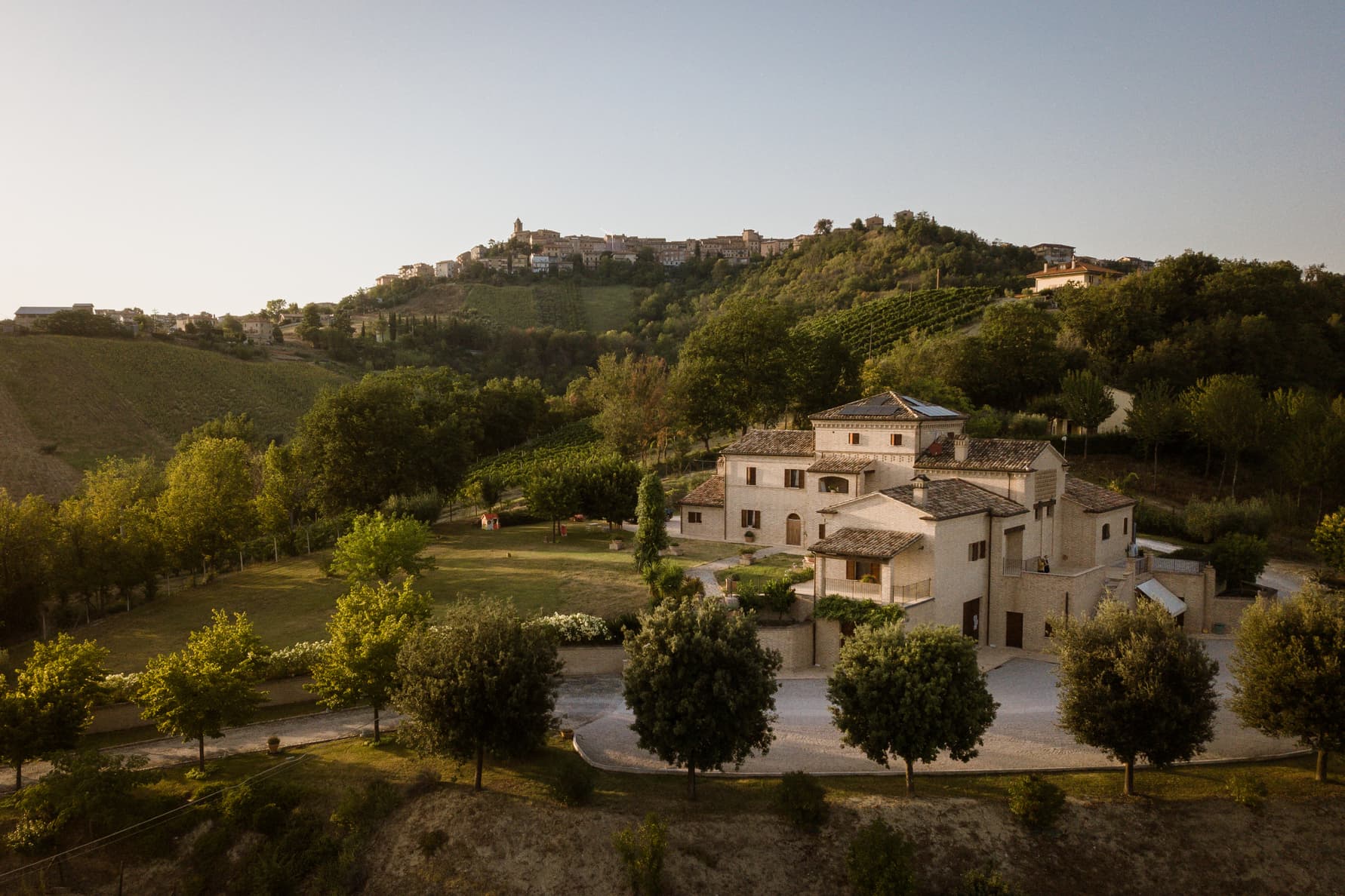 Tenute Polini: destination wedding venue in Carassai, Italy