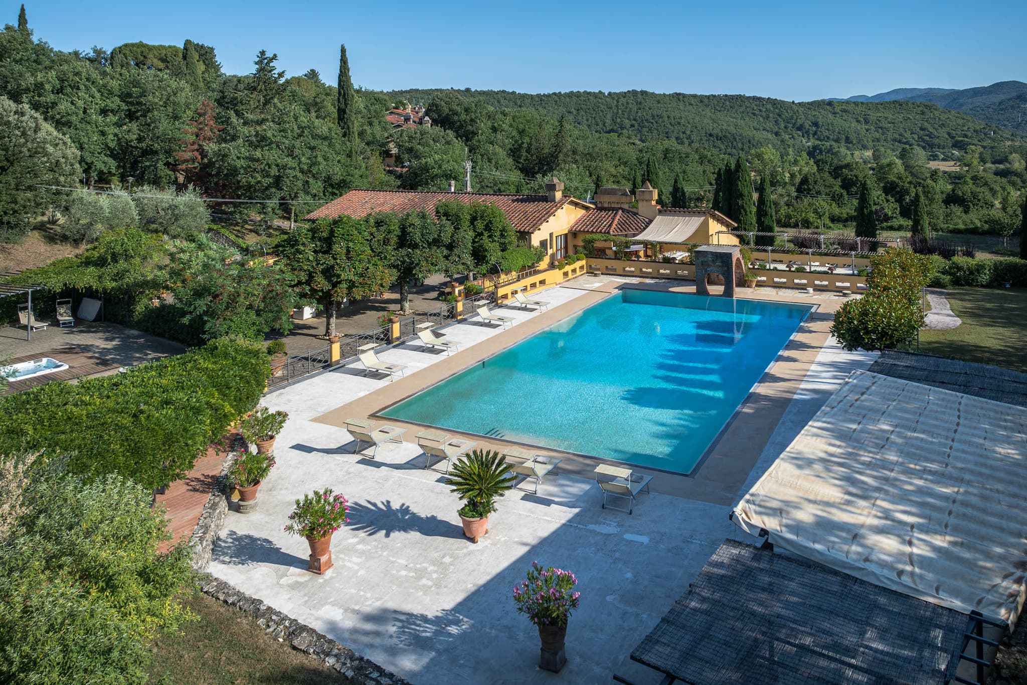 Villa Gaudia: destination wedding venue in San Donato In Collina, Italy