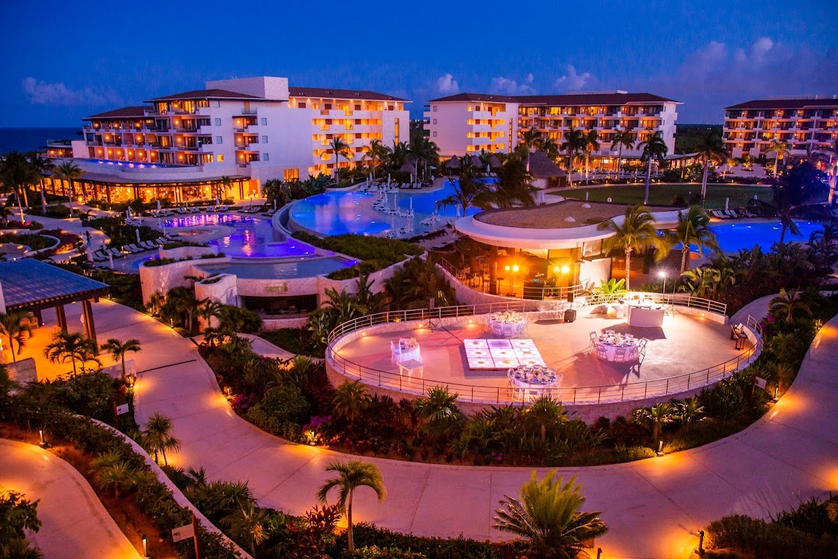 Adventure Photos - Dreams Playa Mujeres — wedding photographer in Cancun