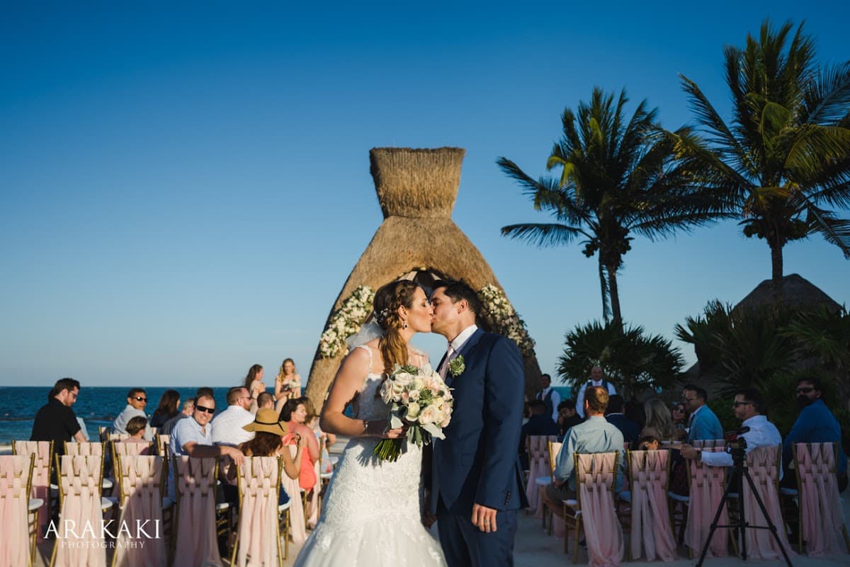 Arakaki Photography — wedding photographer in Cancun