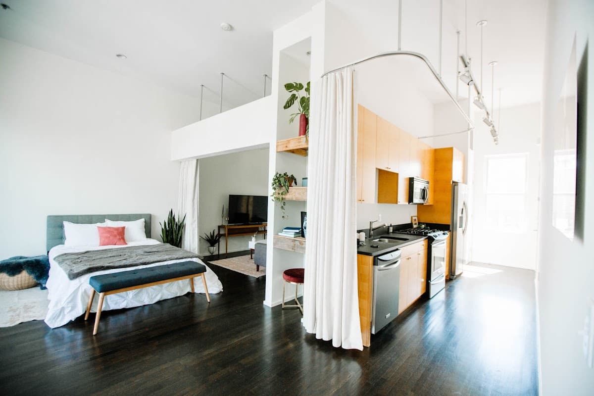 Caley Newberry Studios — wedding photographer in Nashville