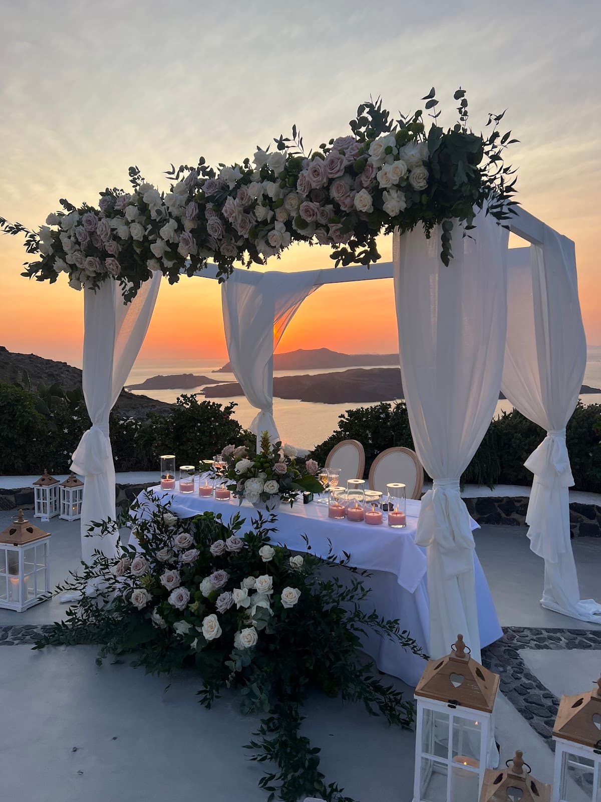 Gold Weddings Santorini — wedding planner in Santorini