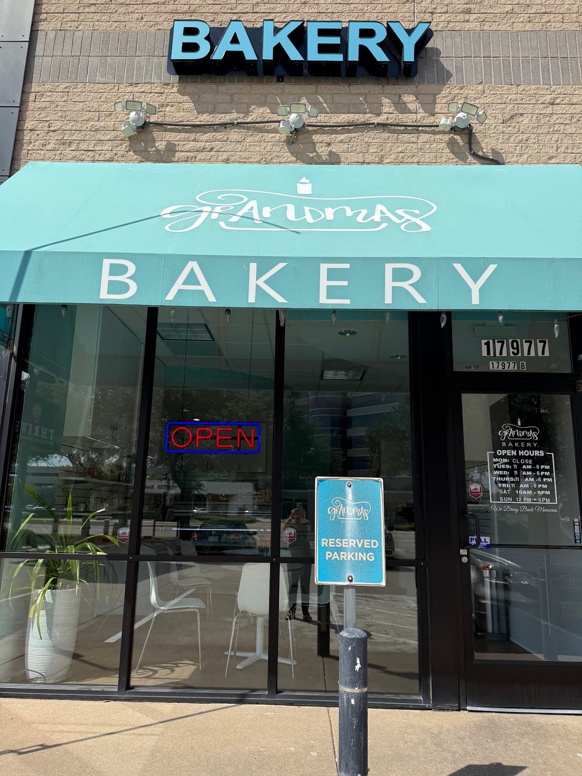 Grandmas’ Bakery — wedding cake_bakery in Dallas