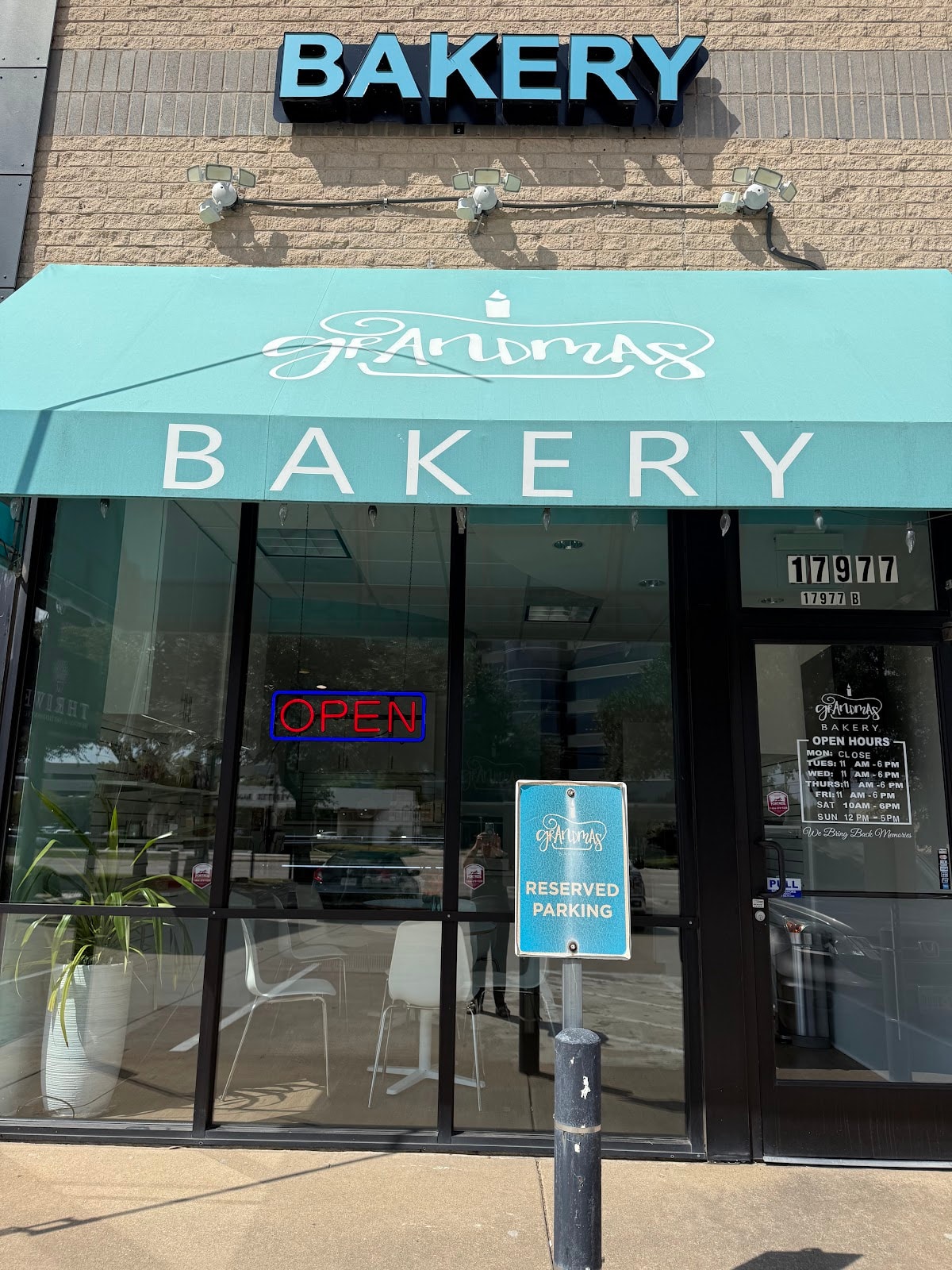Grandmas’ Bakery — wedding cake_bakery in Dallas